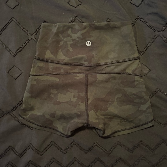Lululemon shorts - Picture 2 of 4